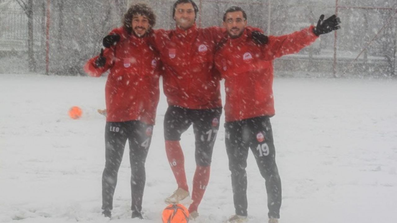 Kahramanmaraşspor-Sivas Belediyespor maçına kar engeli  