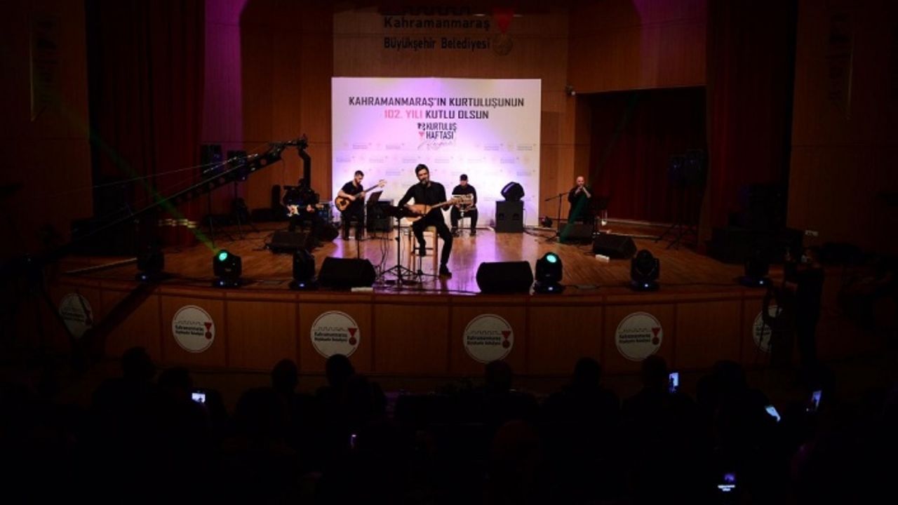 Kurtuluş Haftası etkinlikleri ‘Uğur Işılak Konseri’ ile başladı