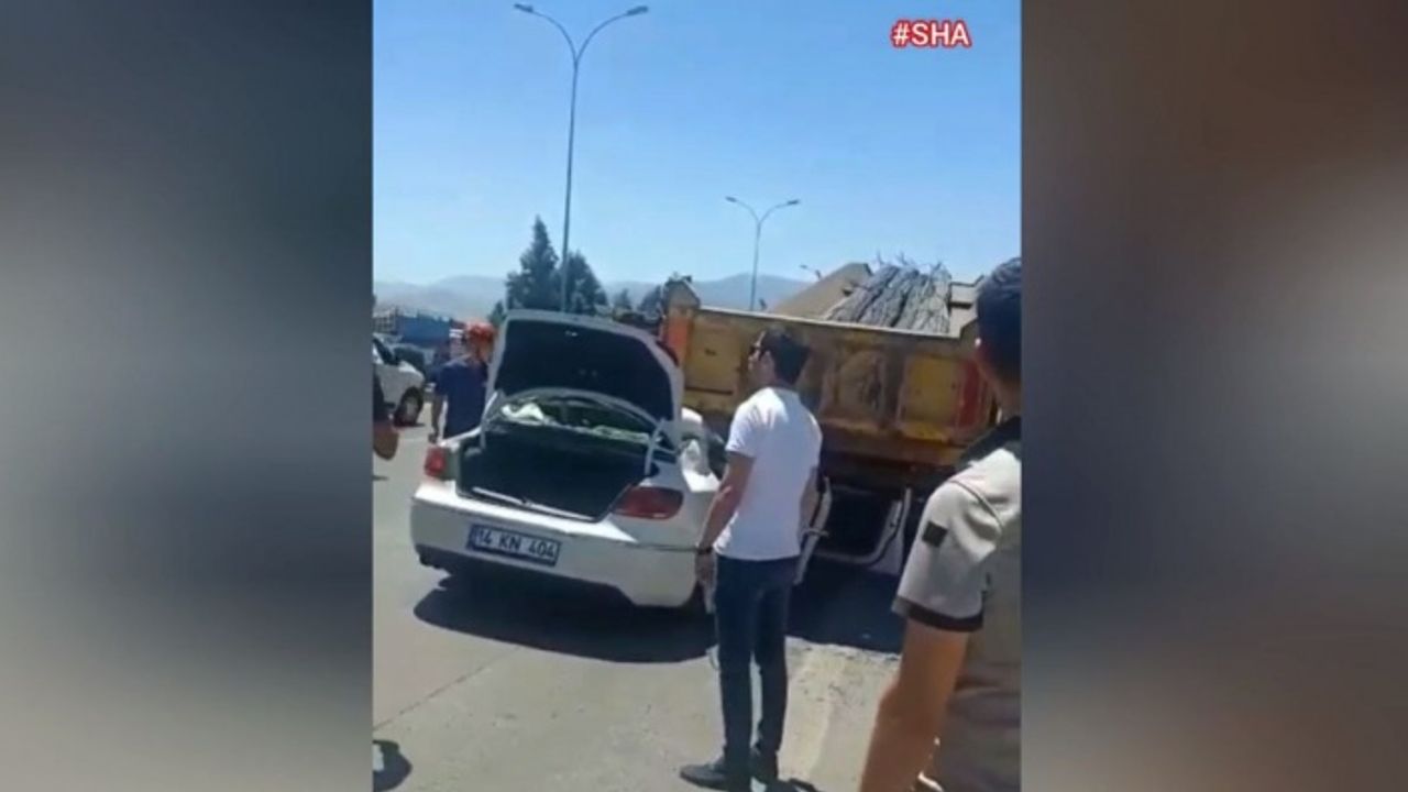 Kahramanmaraş’ta otomobil kamyona arkadan çarptı: 3 yaralı 