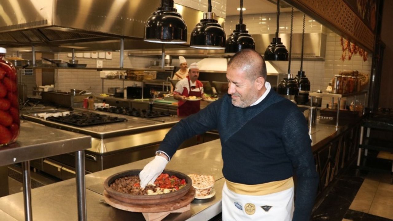 Ustaların ustası Sami Kervancıoğlu Maraş Eli Böğründe’nin tarifini verdi! 