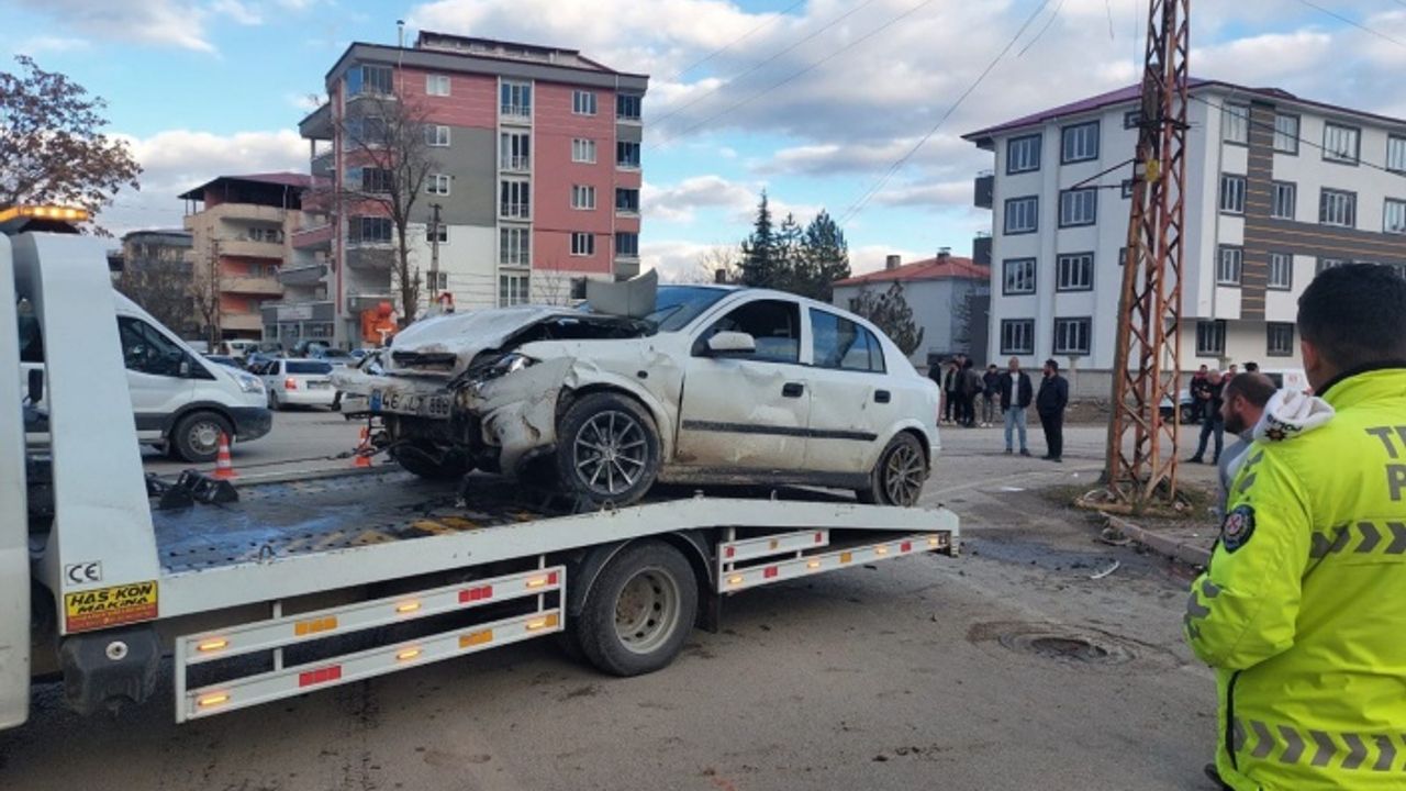 Elbistan’da feci kaza: 3’ü ağır 6 kişi yaralandı 