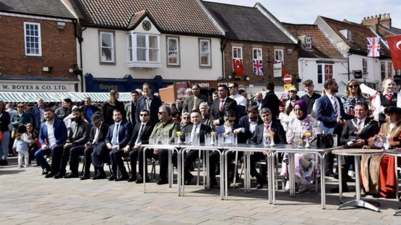 Beverley’lı çocukları depremzede çocuklara oyuncaklarını gönderdi 