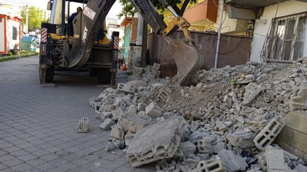 Dulkadiroğlu’nda Temizlik Ve Tadilat Çalışmaları Devam Ediyor