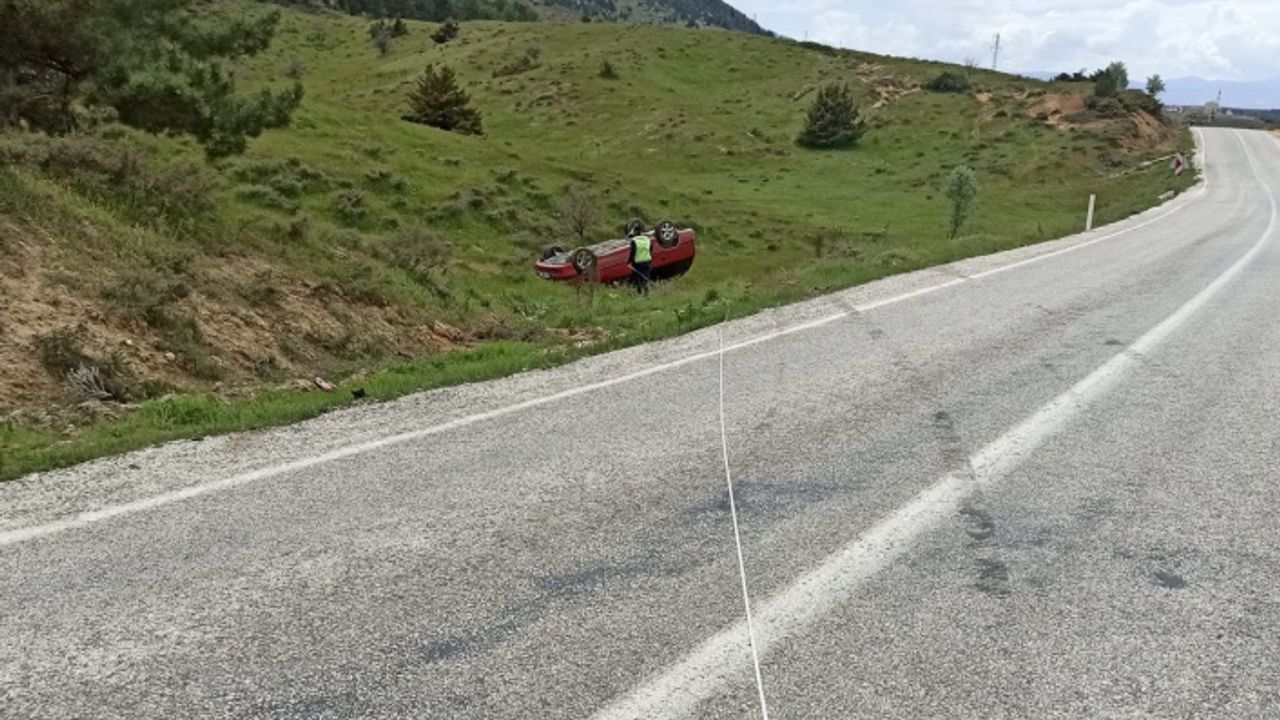 Göksun’da otomobil takla attı: 2 yaralı 