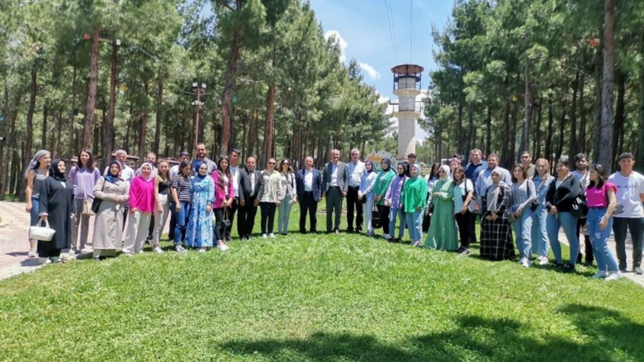 Depremzede öğrenciler heyecan bahçesinde stres sattı 