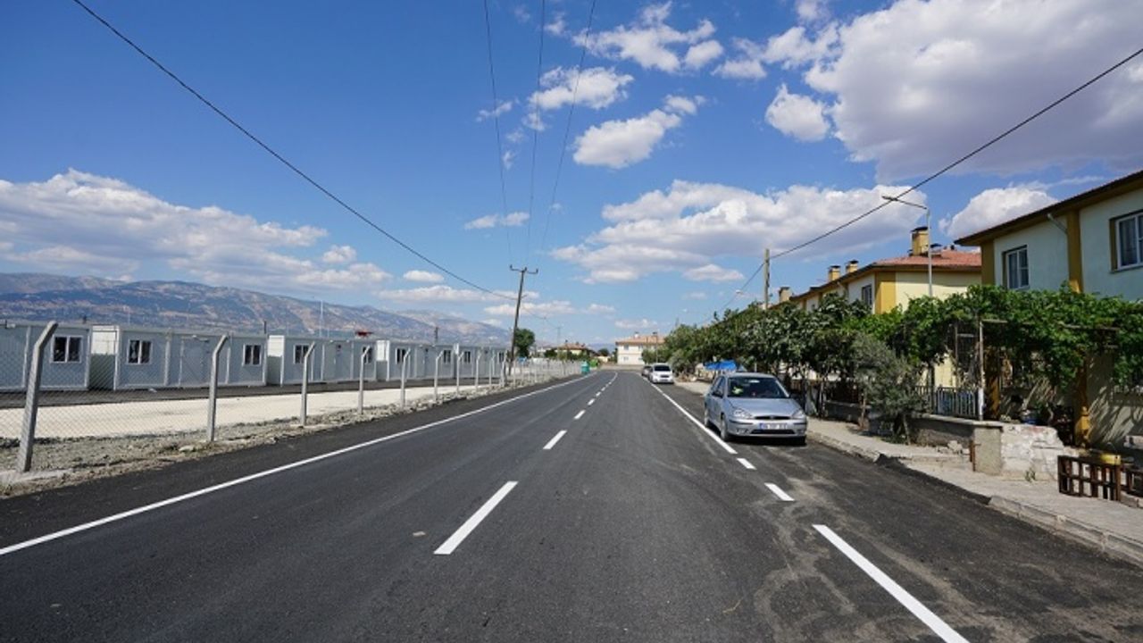 Erkenez’in Ana Caddesi 3 Milyon TL’lik Yatırımla Yenilendi