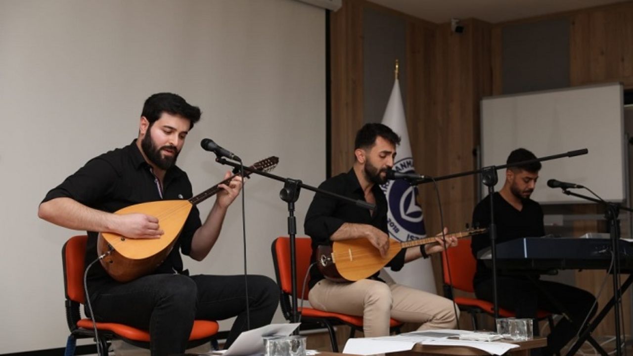 “Aşık Veysel” İstiklal Üniversitesi’nde Düzenlenen Programla Anıldı