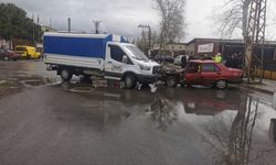 Kahramanmaraş’ta kamyonet ile otomobil çarpıştı: 3 yaralı  