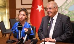 Başkan Mahçiçek başarılarından dolayı Sevilay’ı ödüllendirdi!