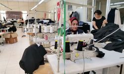 Kahramanmaraş'ta depremzede kadınlar 24 saat üretiyor  