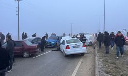 Göksun’da 22 aracın karıştığı zincirleme kazada 15 kişi yaralandı 