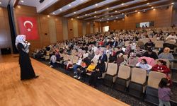Göksun’da "Zor Zamanlarda Aile Olmak" Konuşuldu