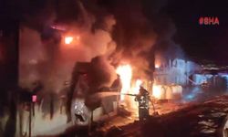 Kahramanmaraş'ta İşçilerin Kaldığı Konteynerde Yangın Çıktı, 18 Konteyner Zarar Gördü
