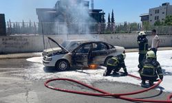 Kahramanmaraş’ta otomobil alev topuna döndü