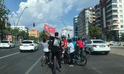 Gazze İçin Pedal Çeviren Gençlerden Protesto!