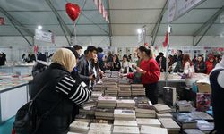 Kahramanmaraş Kitap Fuarı'na Yoğun İlgi Devam Ediyor