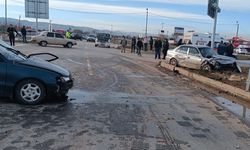 Afşin’de iki otomobil çarpıştı: 2 yaralı
