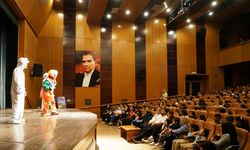 Renkli Kostümler ve Büyük Alkışlar: “Sam ile Julia” Çocuklarla Buluştu