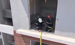 Kahramanmaraş’ta ağır hasarlı binada yangın paniği