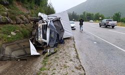 Andırın’da kamyonet devrildi: 1 yaralı