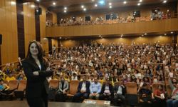 Onikişubat’ta ‘Kelimelerle Örülen Dünyamız’ adlı söyleşi gerçekleşti