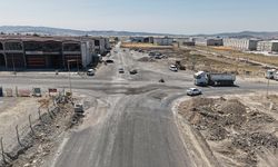 Yeni Sanayi Sitesi’nde Yol Çalışmaları Etaplar Halinde Sürüyor