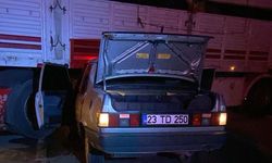 Kahramanmaraş’ta otomobil tıra ok gibi saplandı