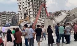 Kahramanmaraş'ta yıkımını yaptığı binanın altında kalan operatör öldü