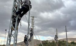 AKEDAŞ’tan Saha Çalışanlarına Yüksekte Güvende Çalışma Eğitimi