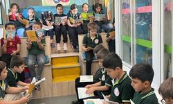 Bir Otobüs Bin Hayal; Mobil Çocuk Kütüphanesi Çocuklarla Buluştu