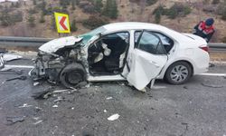 Kahramanmaraş’ta hafif ticari araç ile otomobil çarpıştı: 2 yaralı