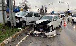 Kahramanmaraş’ta hafif ticari araç ile otomobil çarpıştı: 5 yaralı