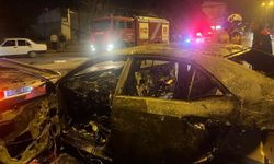 Polisin ‘Dur’ ihtarından kaçan otomobil kaza sonrası alev topuna döndü