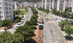 Ahır Dağı Caddesi Asfalta Hazırlanıyor