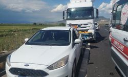 TAG Otoyolu’nda otomobil ile tır çarpıştı: 1 ölü, 2 yaralı