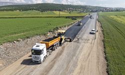 Elmalar – Çokyaşar Yolu Sıcak Asfalt ile Kaplanıyor