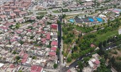 Hacı Bayram Veli Mahallesi’nde Asfalt Tamam, Sıra Afşin Bey Caddesi’nde…