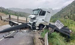 Kahramanmaraş-Göksun Yolunda İki Tır Çarpıştı: 1 Yaralı