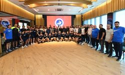 Başkan Görgel, İstiklalspor Yönetimi ve Futbolcularıyla Bir Araya Geldi