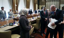 Cumhurbaşkanı Erdoğan, Ayser Çalık Ortaokulu Şehitlerinin Aileleriyle Bir Araya Geldi
