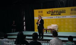 Erol Erdoğan’dan Kitap Fuarı’nda Yazma ve Okuma Üzerine Söyleşi