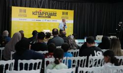 Kitap Fuarı’nda Halit Ertuğrul’dan Gençlere ve Ailelere Hayat Rehberliği