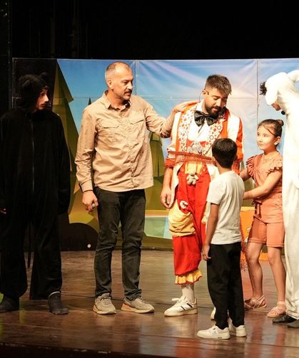 “Pamuk ile Kömür” Hayvan Sevgisini Sahneye Taşıdı