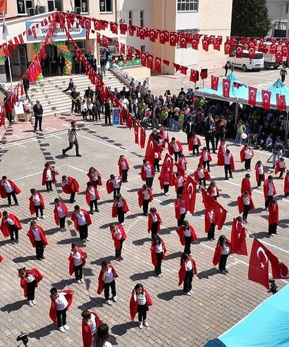 “Ulusal Egemenlik ve Çocuk Bayramı Kutlu Olsun”