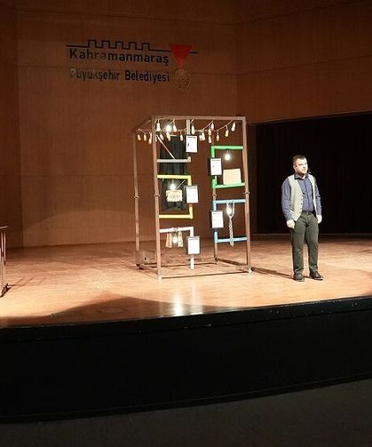 “Posta Kutusu” Tiyatro Oyunu Seyirciyle Buluştu