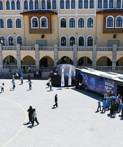 Pusula Maraş’ın Bilim Otobüsü Elbistan’da!