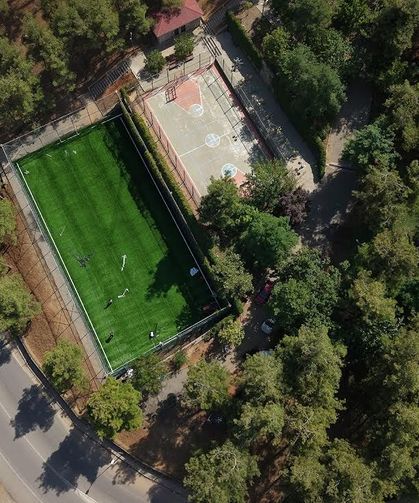 Büyükşehir, Türkoğlu’ndaki Halı Sahayı Yenileyerek Gençlere Kazandırıyor