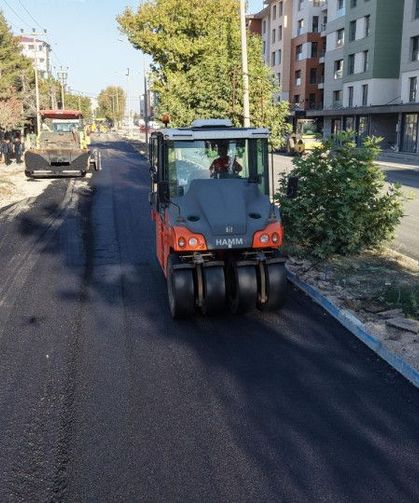 Büyükşehir, Elbistan’da Recep Tayyip Erdoğan Bulvarı’nı Asfaltla Buluşturuyor