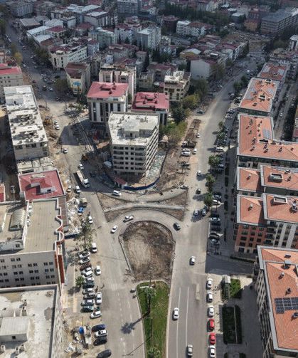 Büyükşehir’den Müftülük Meydanı’nda Ulaşımı Rahatlatacak Düzenleme
