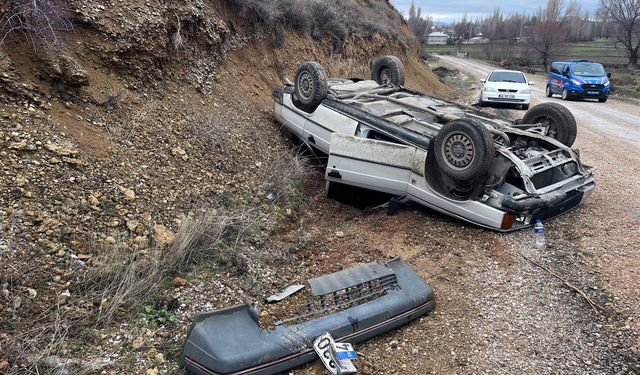 Afşin’de otomobil takla attı: 2 yaralı 